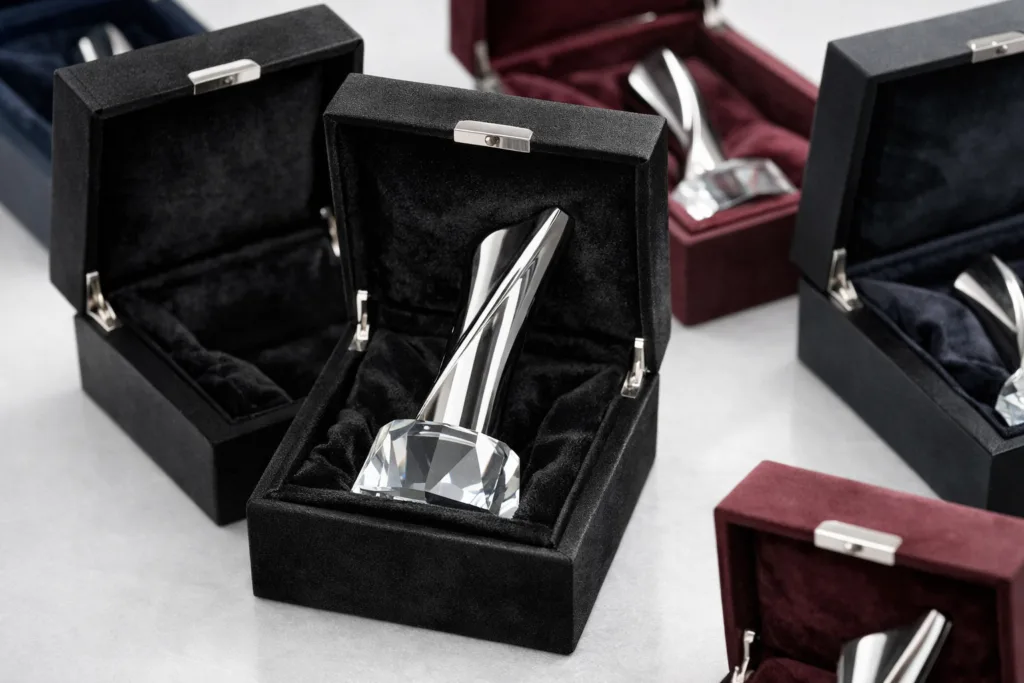 metal crystal trophy velvet packaging metal crystal trophy velvet packaging