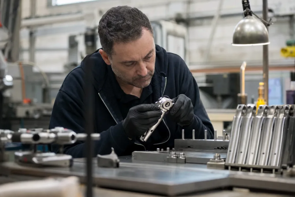 metal grips quality inspection metal grips quality inspection